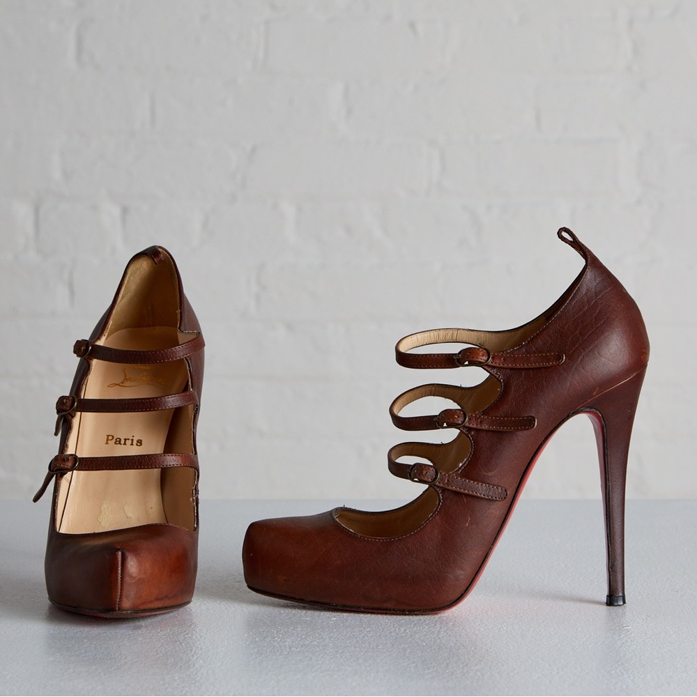 Christian Louboutin Brown Leather Strappy Mary Jane’s size 8 / 39.